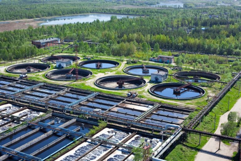 Common-Industrial-Water-Treatment-Issues-and-How-to-Fix-Them-1024x682-1